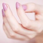 Elimina el esmalte de uñas sin productos químicos en minutos
